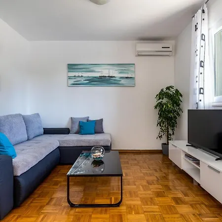 بيت للعطل House Simani