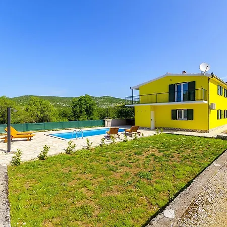 House Simani بيت للعطل *